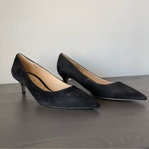 Sam Edelman Dori Point Toe Suede Pumps in Black Suede size 9
